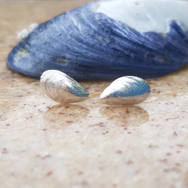 Mussel Shell Studs (Sliver Finish)