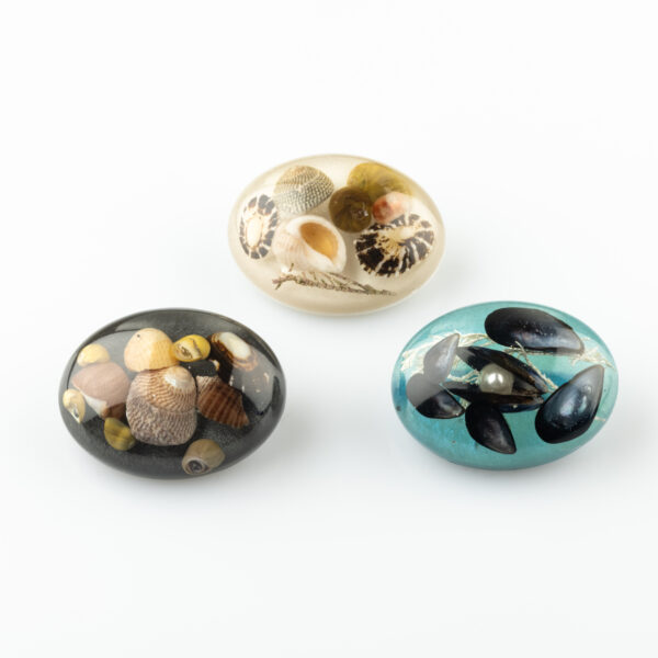 Oval Beach Brooch - Black