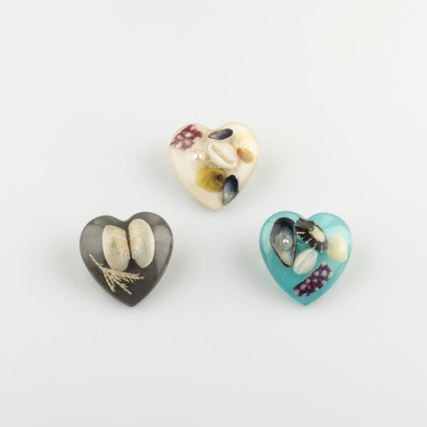 Heart Beach Brooch - Black