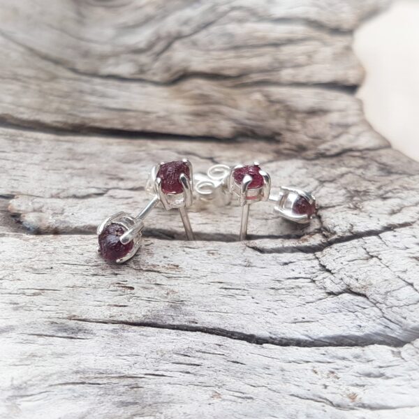 Garnet Silver Earrings - 3 mm