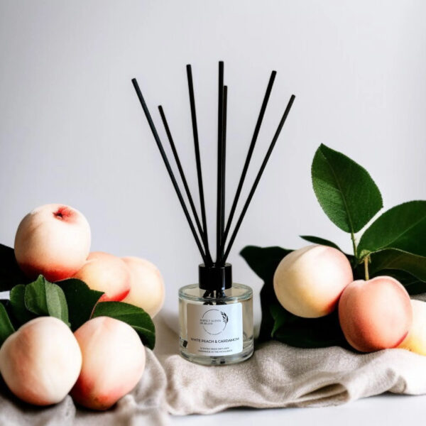 White Peach and Cardamom Reed Diffuser