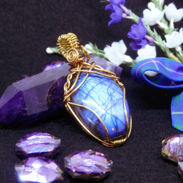 Blue Flash Labradorite Gemstone Pendant