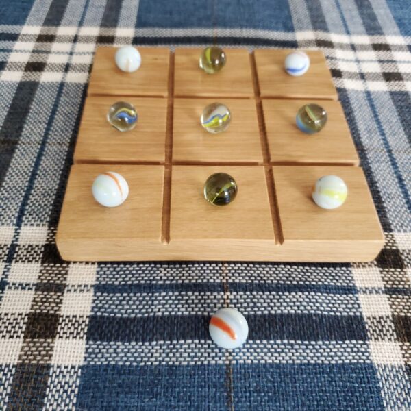 Oak Naughts and Crosses Game