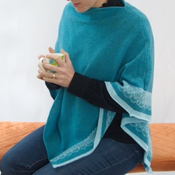 New Wave Poncho Barracuda and Raindrop