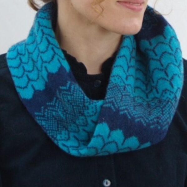 New Wave Neck Cosy Barracuda and Regatta