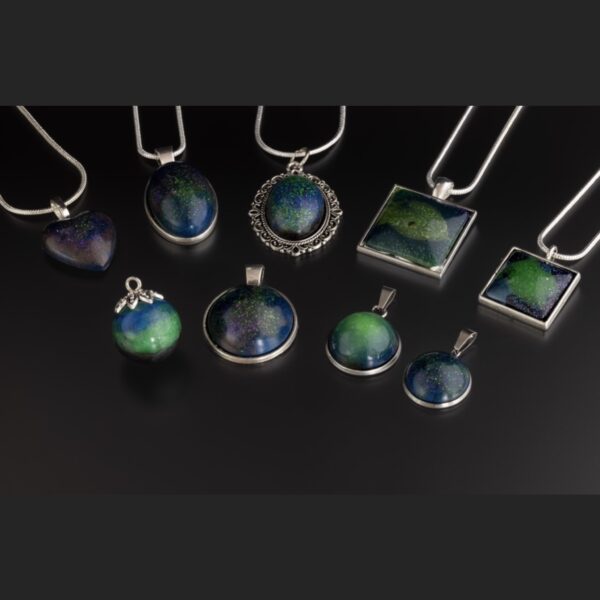 Aurora Pendant with Silver Chain - Circle 28 mm