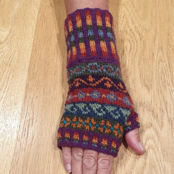 Peerie Loganberry Gloves and Scarf Set