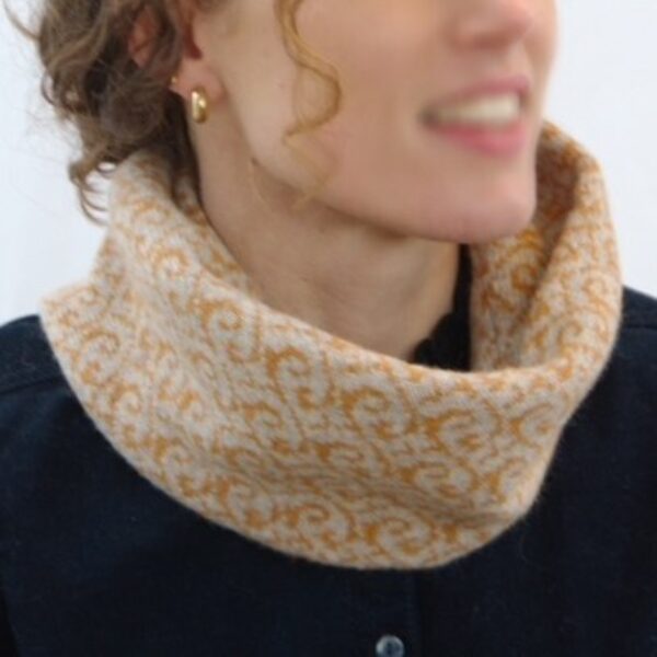 Bow Waves Neck Cosy Cobble and Gazzel