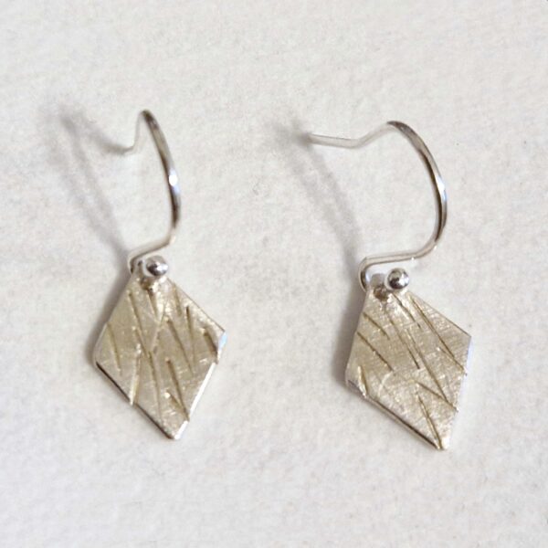 Scored Diamonds Earrings