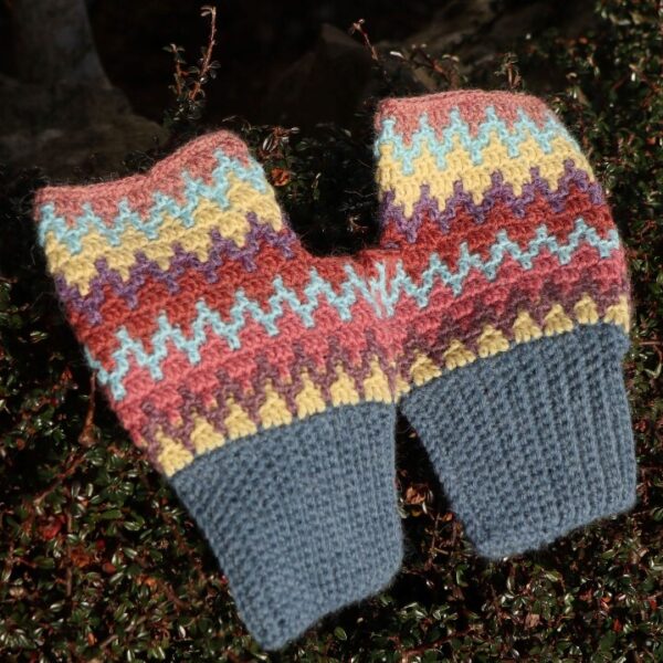 Bubblegum Mittens with Blue Grey Cuff