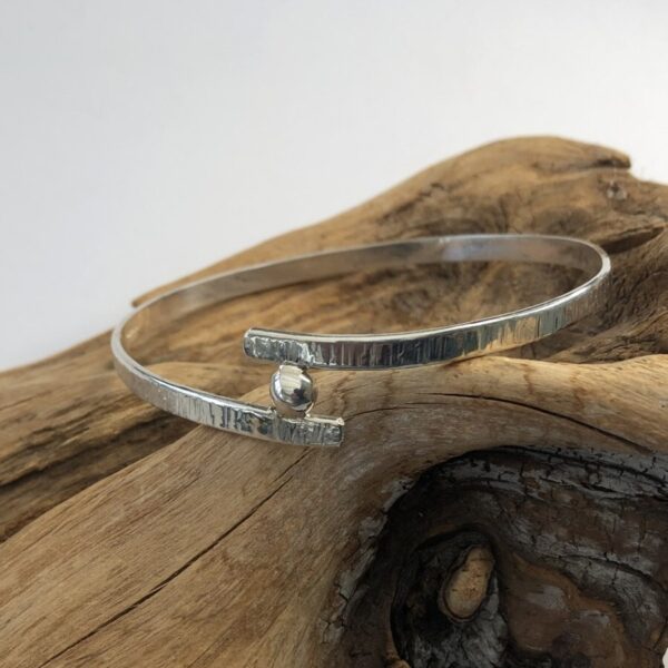 Silver Crossover Bangle with Pebble