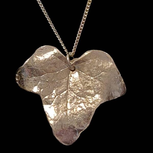 Silver Ivy Pendant