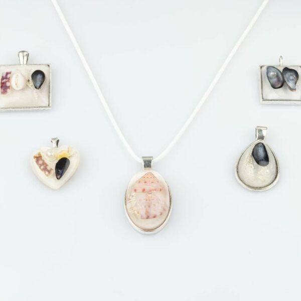 White Shimmer Beach Pendant - Square 2.5 cm - Silver Chain