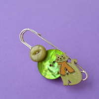 Green Cat Large Kilt Pin Brooch thumbnail