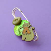 Green Cat Large Kilt Pin Brooch thumbnail