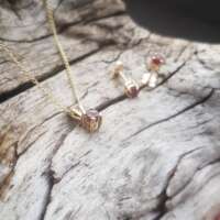 Glenshiel Garnet Gold Jewellery Set thumbnail