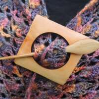 Purply Pink Crochet Shawl thumbnail