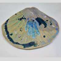 Pottery Scallop Shell thumbnail