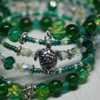 Green Memory Wire Beaded Bracelet thumbnail