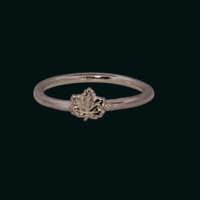 Maple Leaf on Silver Ring thumbnail