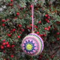 Multi-Coloured Crochet Christmas Bauble Lime Green Star thumbnail