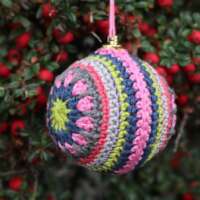 Multi-Coloured Crochet Christmas Bauble Lime Green Star thumbnail
