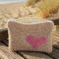 Beige Harris Tweed Coin Purse With Pink Heart thumbnail