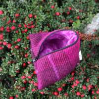 Hot Fuchsia Harris Tweed Sankuku Pouch Purse thumbnail