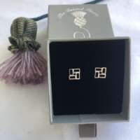 Adjoined Rectangle Stud Earrings thumbnail