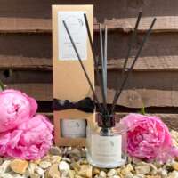 Velvet Peony and Oud Diffuser thumbnail