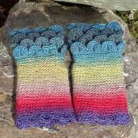 Bluebell Woods Crochet Fingerless Gloves thumbnail