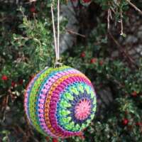 Flower Burst Crochet Christmas Bauble thumbnail
