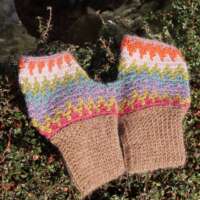 Highland Hillside Mittens with Light Brown Cuff thumbnail