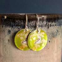 Goldcrest in Pine Dinky Drop Disc Earrings thumbnail