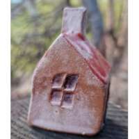 Tiny Red Roofed Bothy thumbnail