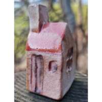 Tiny Red Roofed Bothy thumbnail