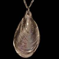 Silver Mussel Shell Pendant thumbnail
